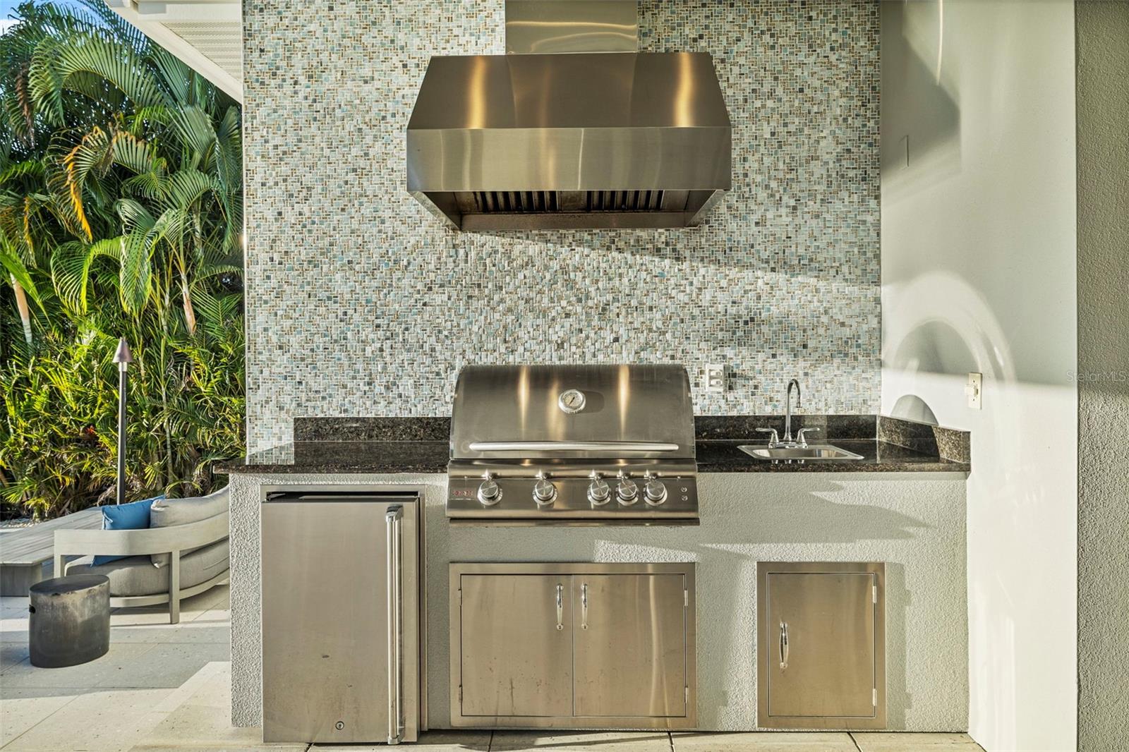 Outdoor Kitchen