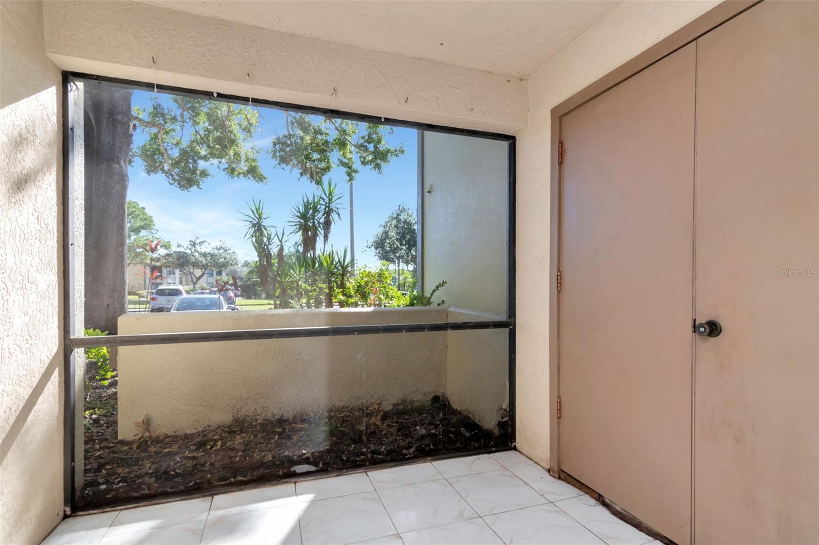 Tile front Lanai