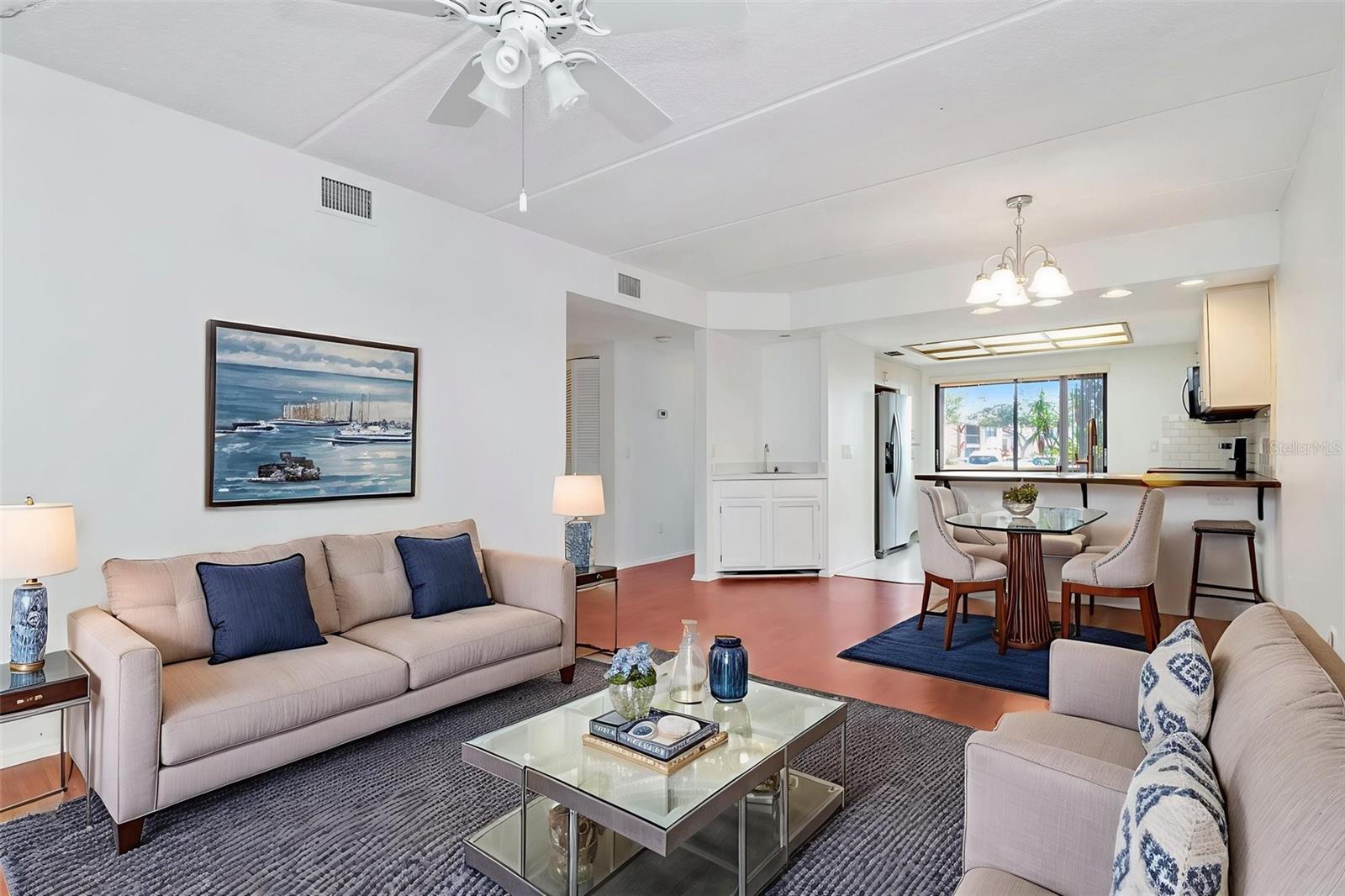 Great room combo with dining - virtual stage