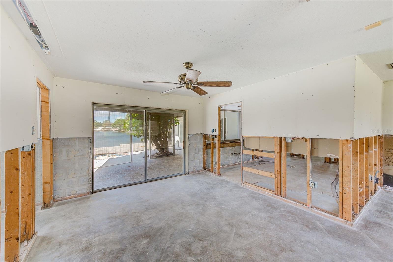Living Room/Dining Room