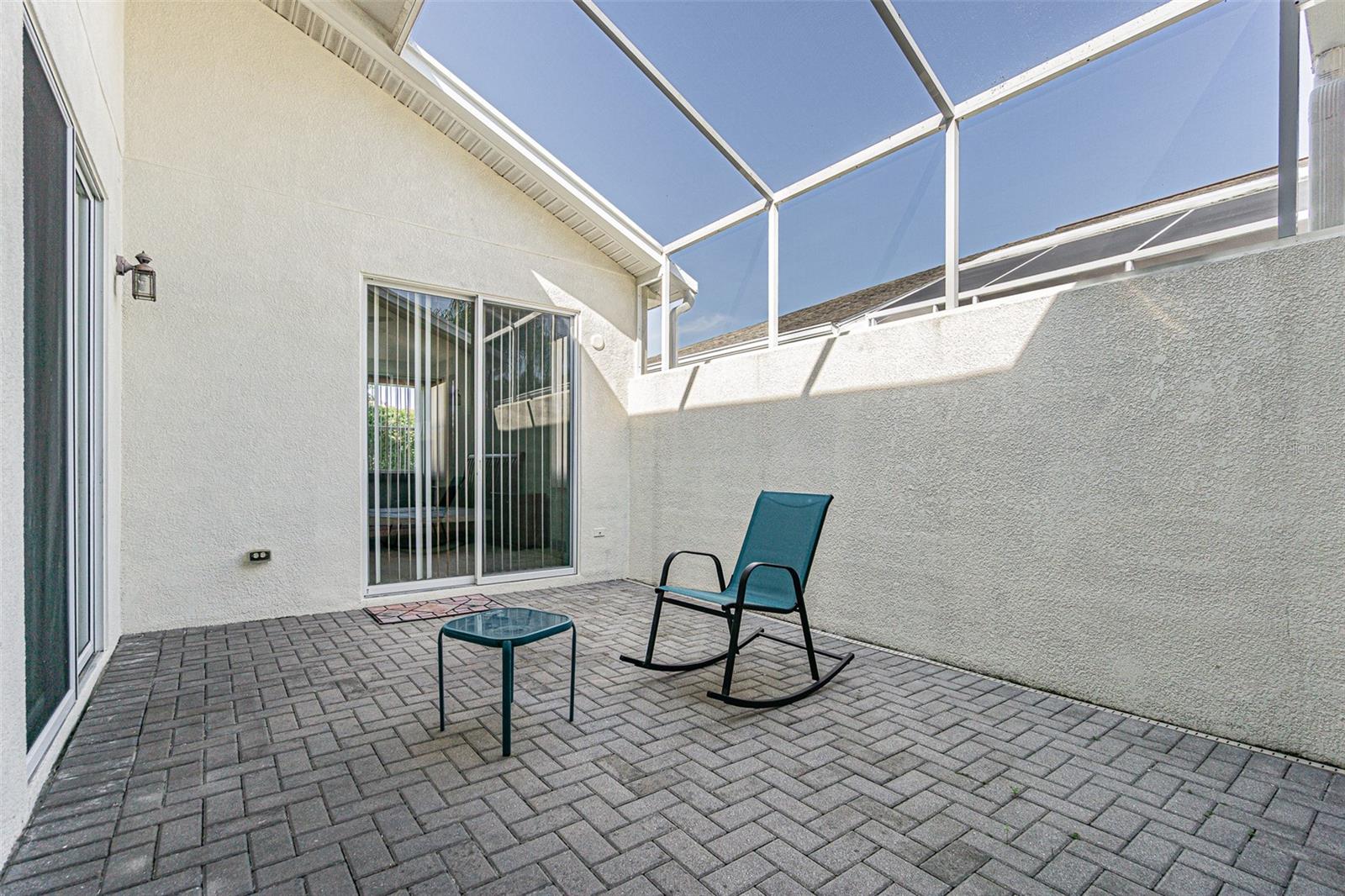 Center courtyard with pavers!