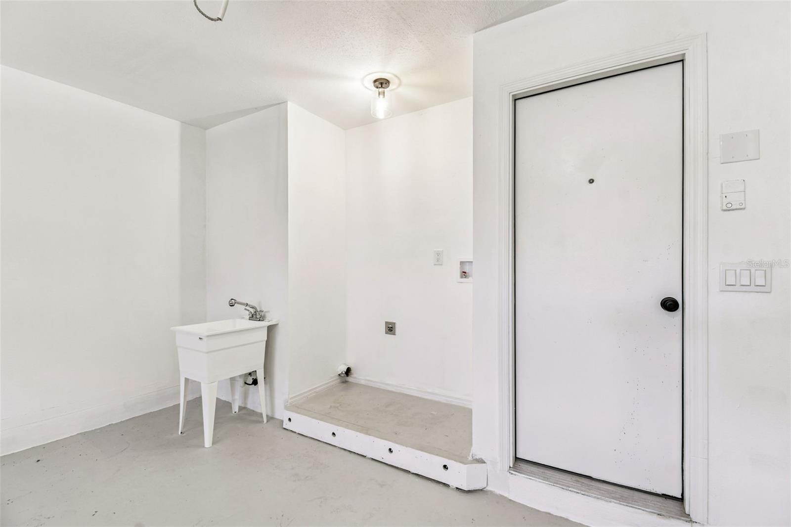 laundry in garage