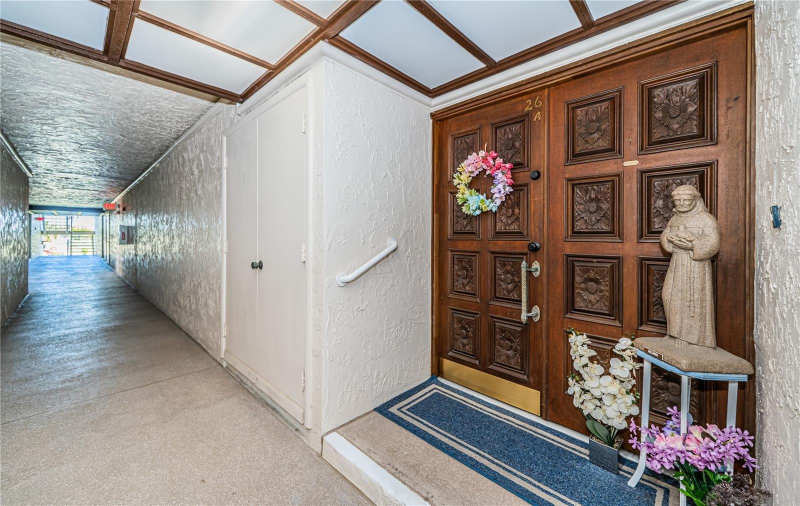 Double door entry
