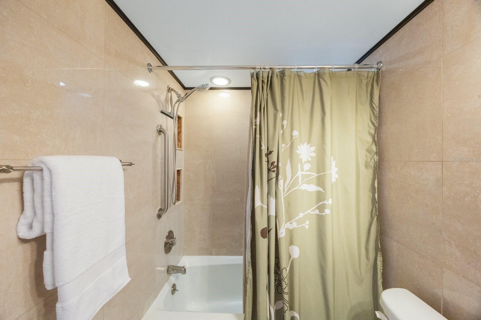 Shower with Shampoo Nooks to left