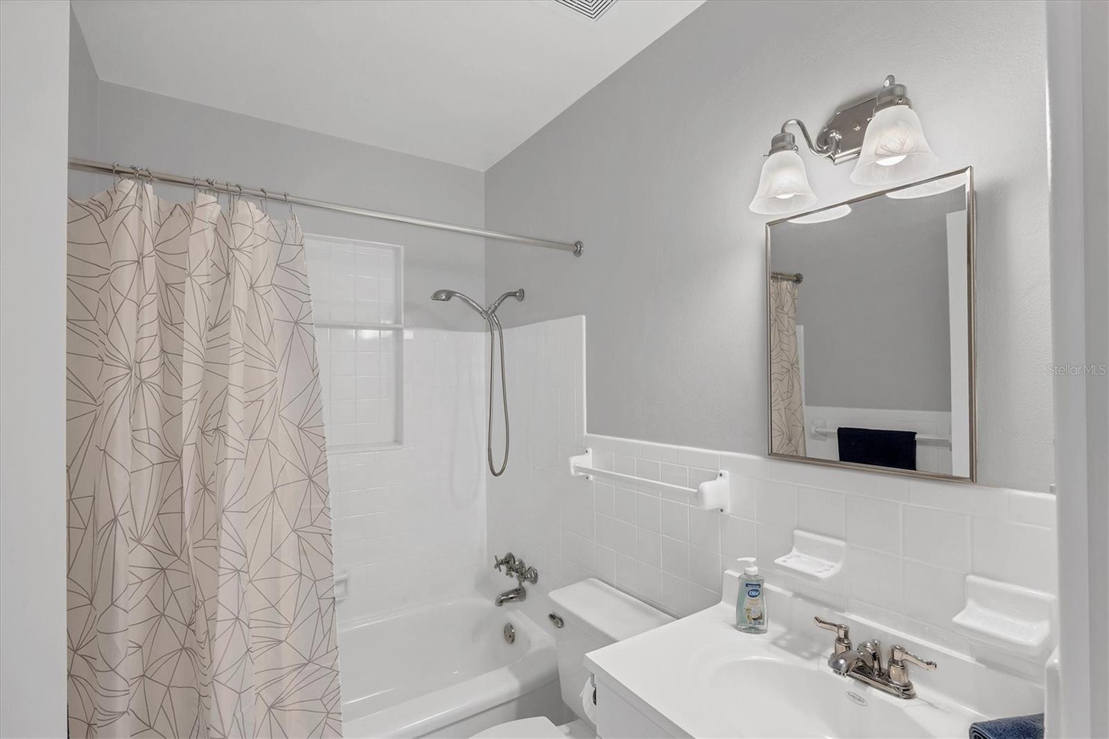 2nd bath tub/shower combo