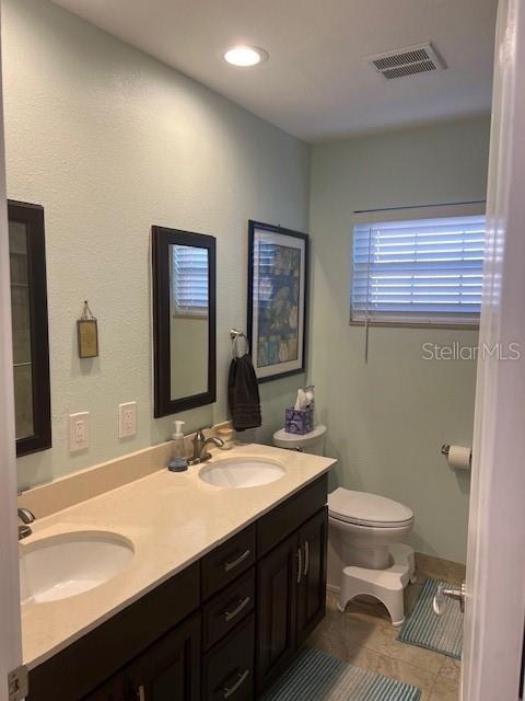 Double Sinks in Hall Bath