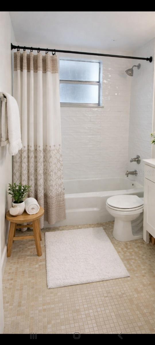 This photo has been virtually staged.