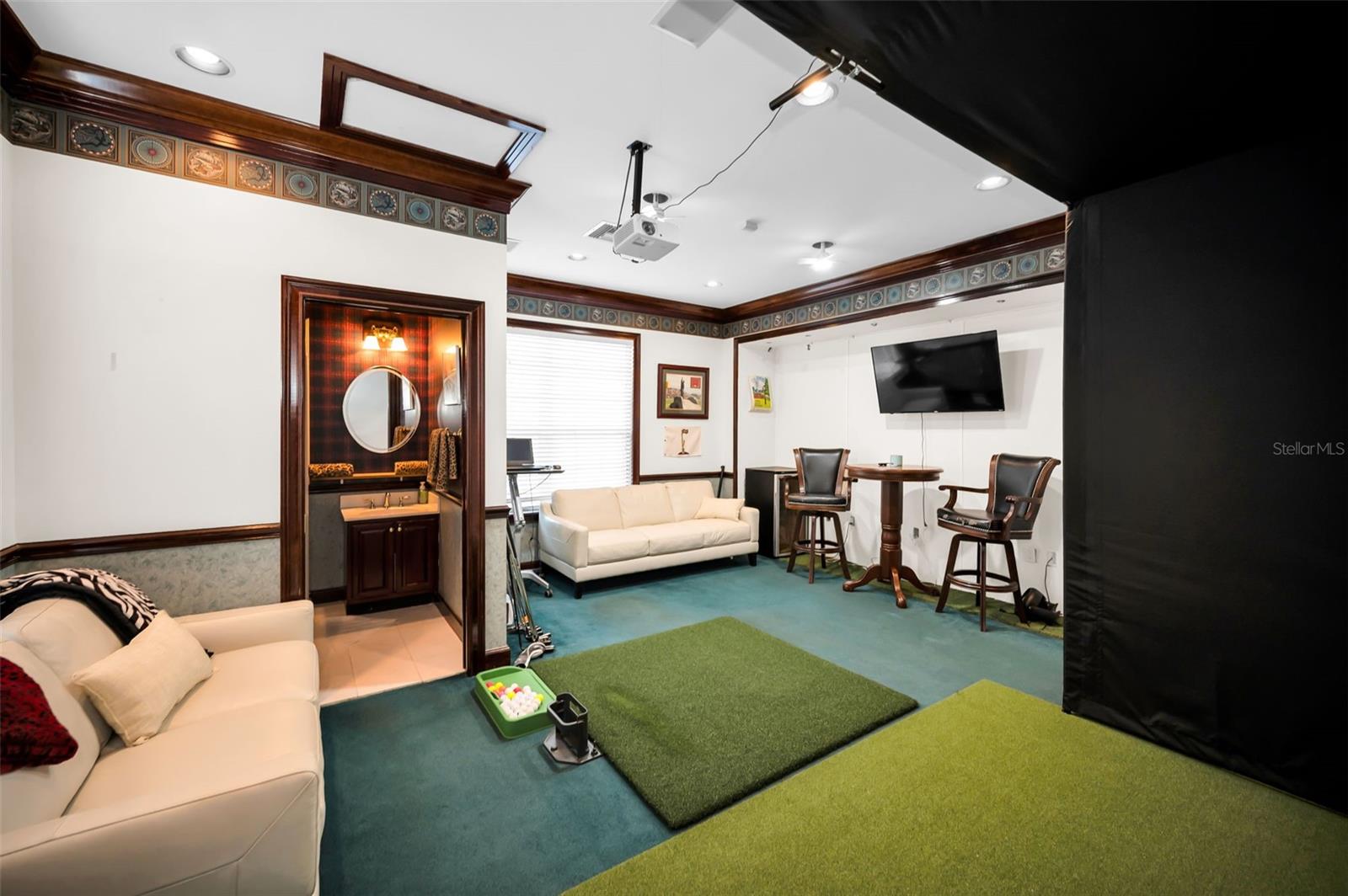 Guest Suite Upper Level