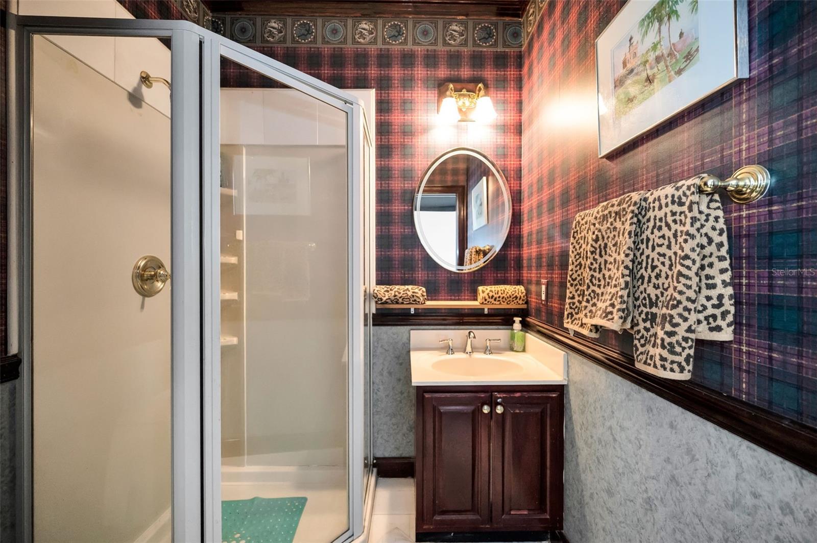 Guest Suite Full Bath Upper Level