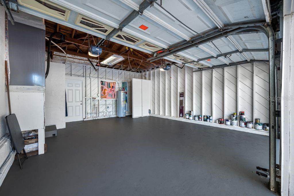 garage with washroom