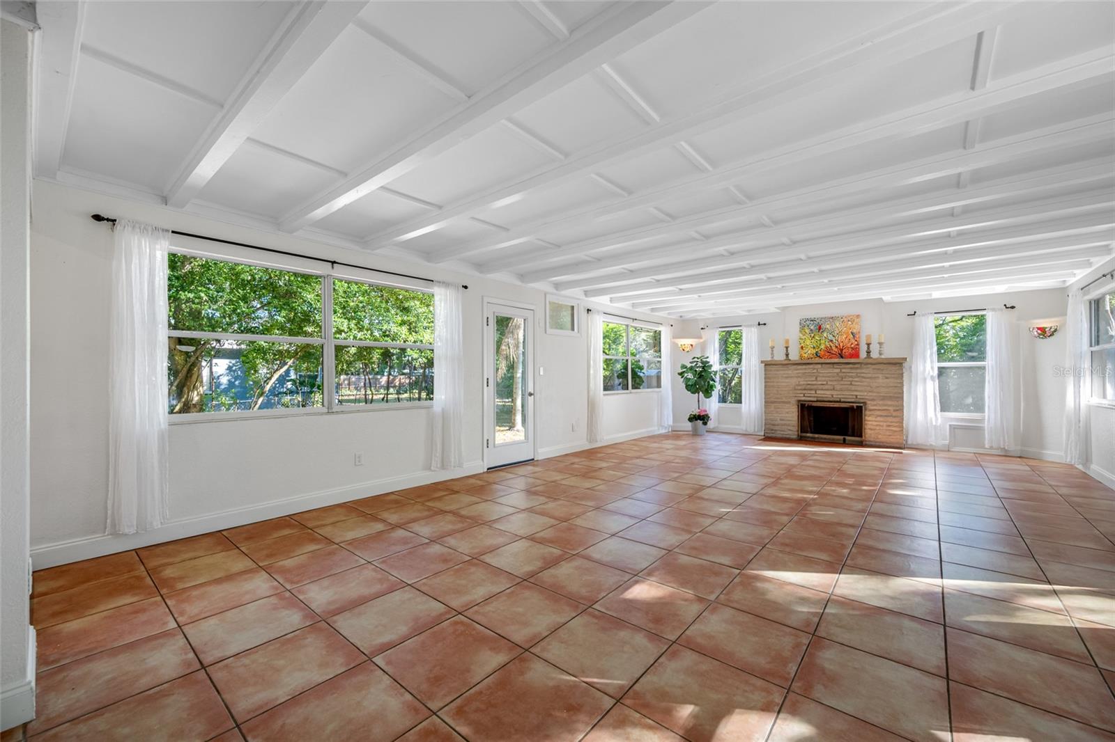 extra large living room over 32 feet