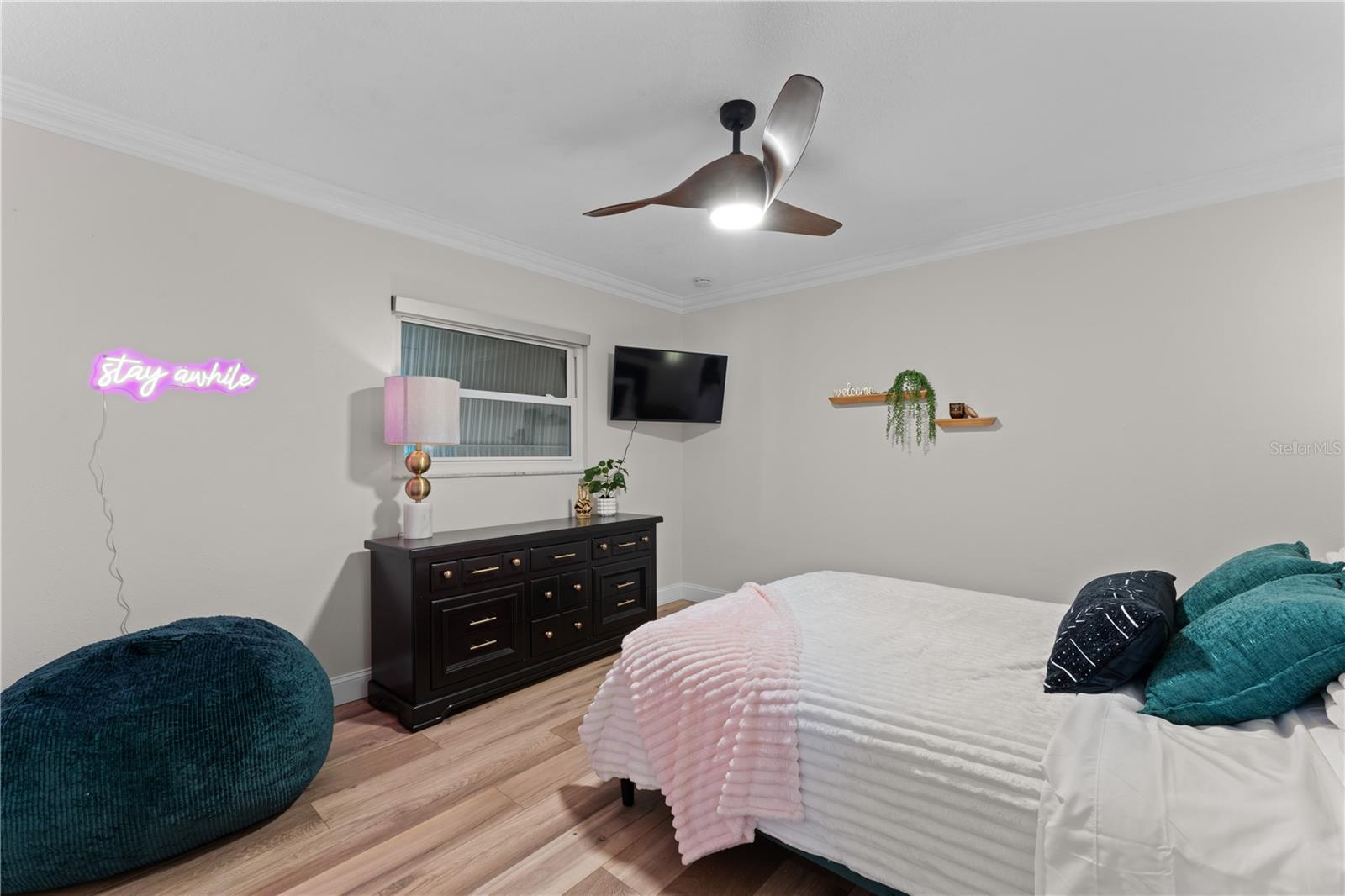 2nd bedroom