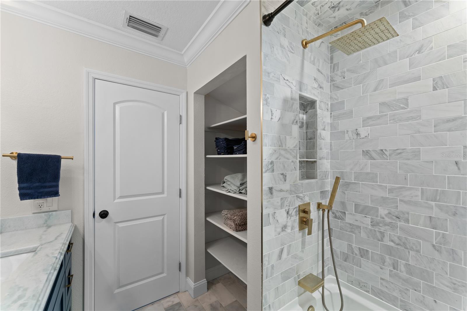 2nd bathroom