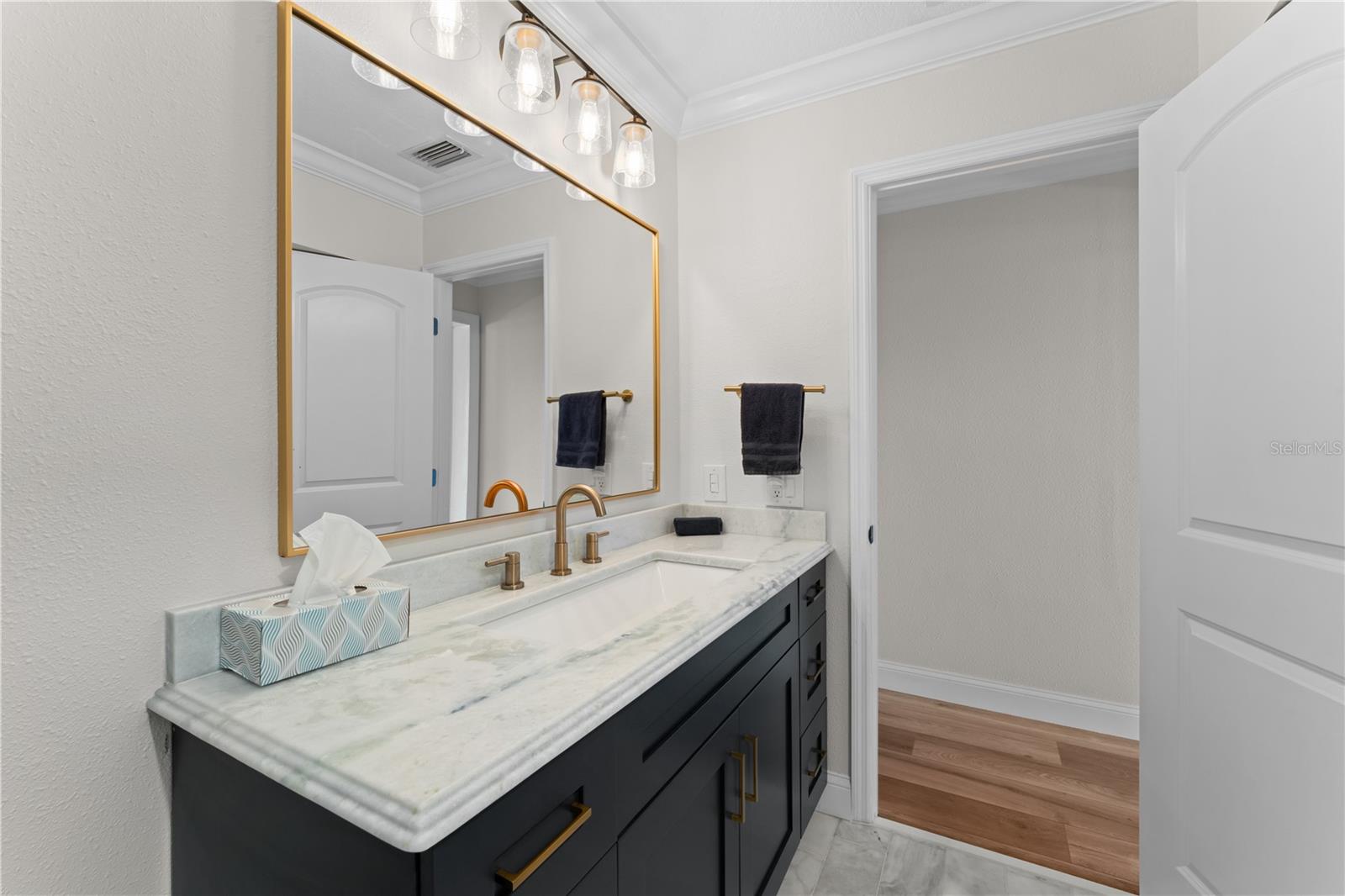 2nd bathroom
