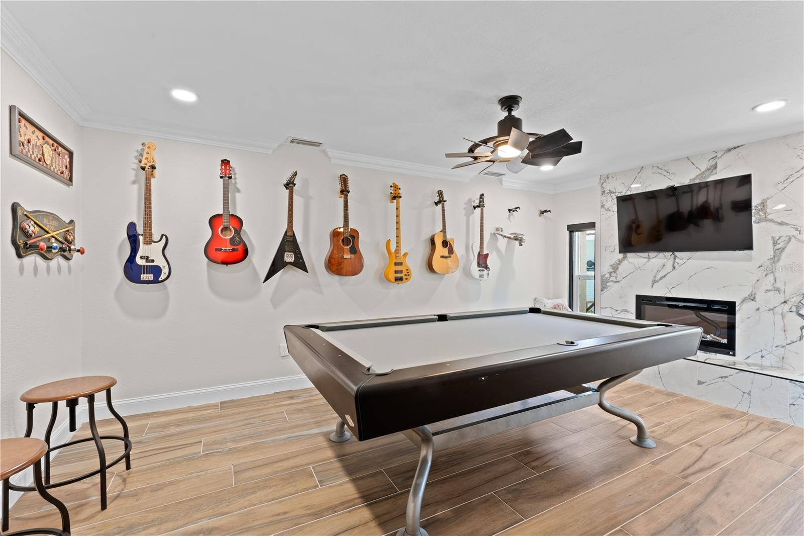 game/flex room