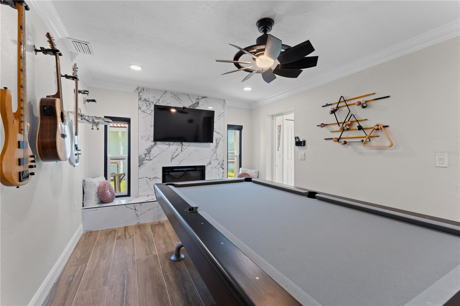 game/flex room