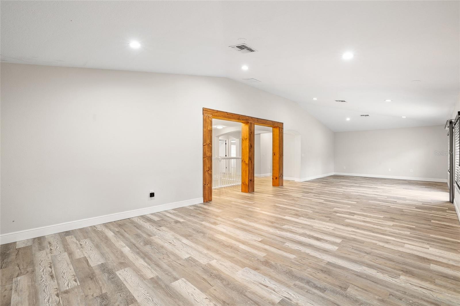 upstairs loft/bonus room