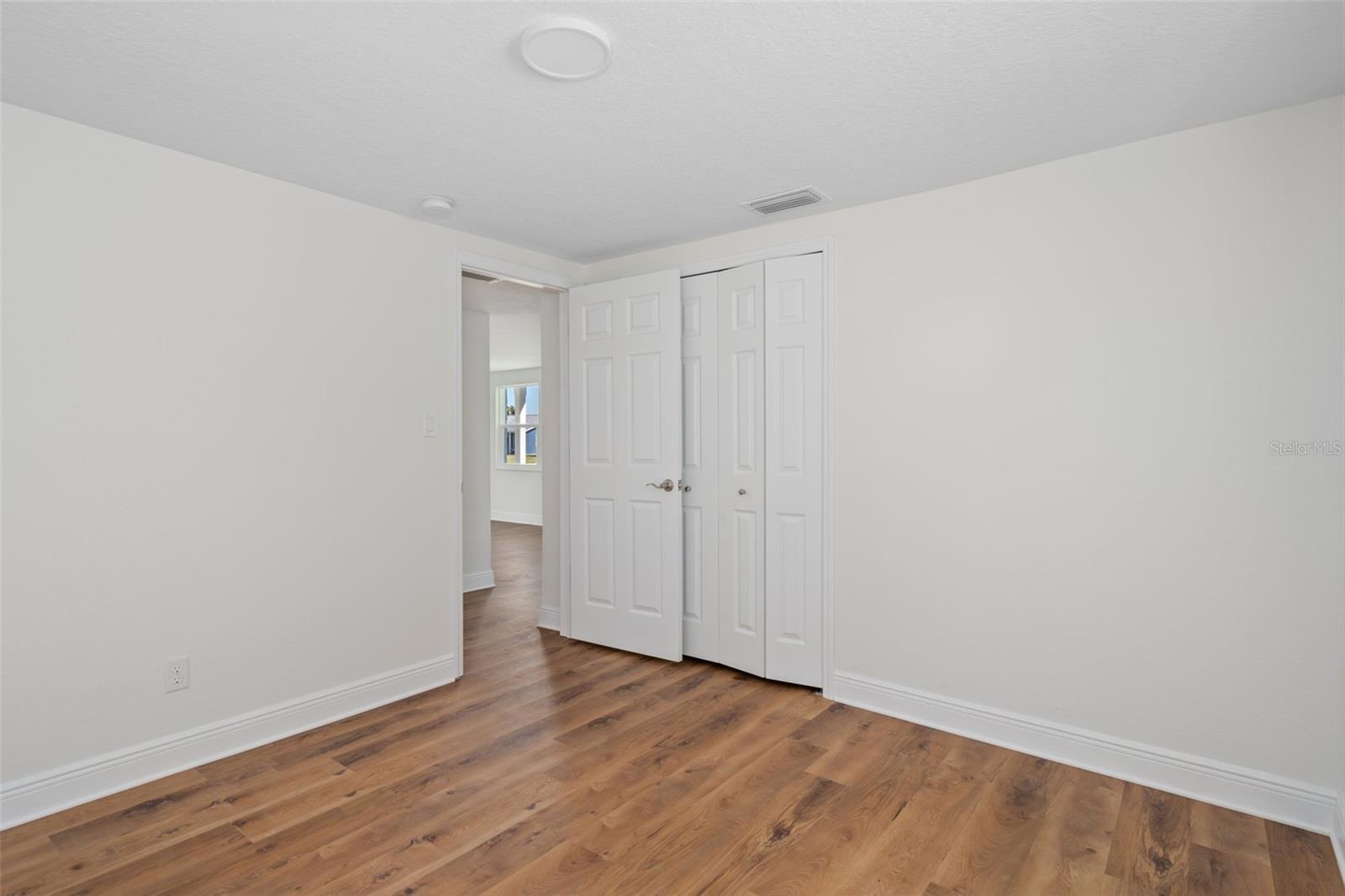 Side Bedroom 4