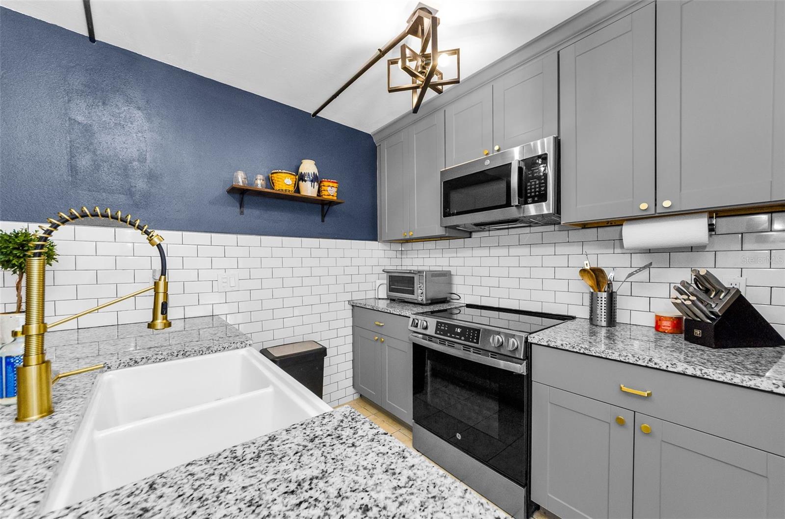 Stainless Steel Appliances!