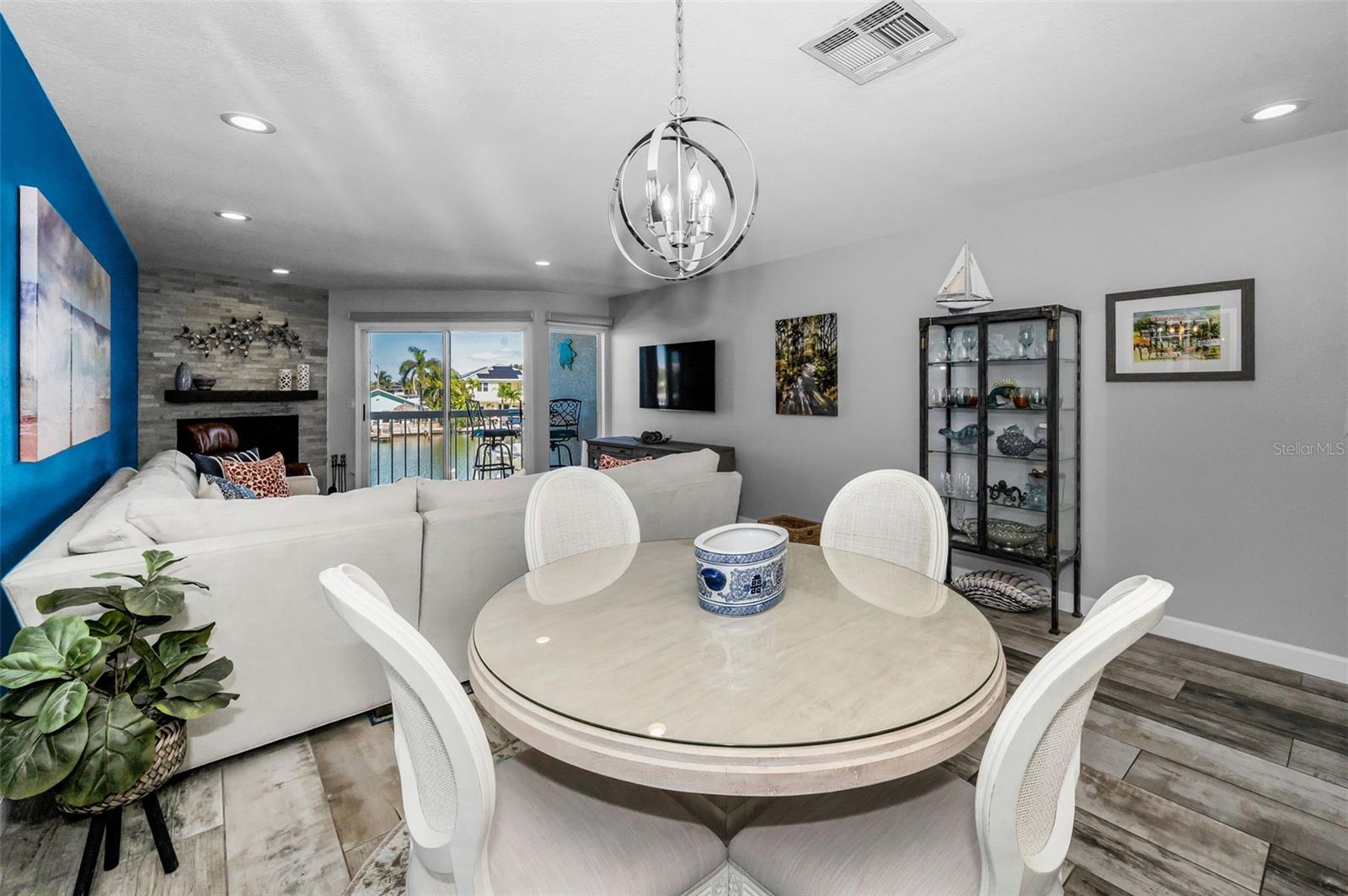 Dining area off the Kitchen & Living room
