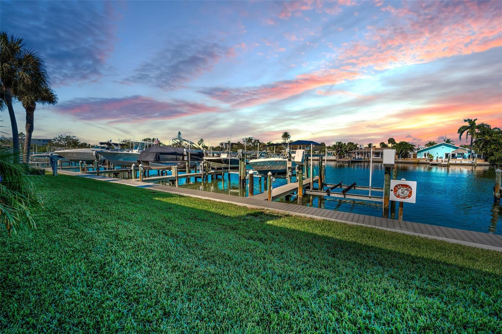 Directly on the Water!  Sunrise and Sunset Views!