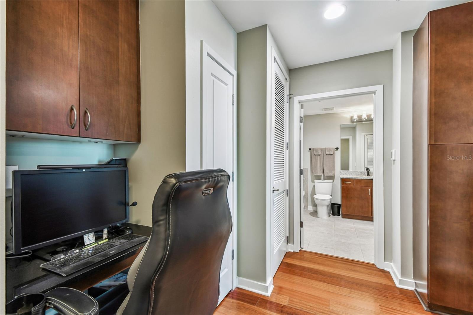 Built in Desk area