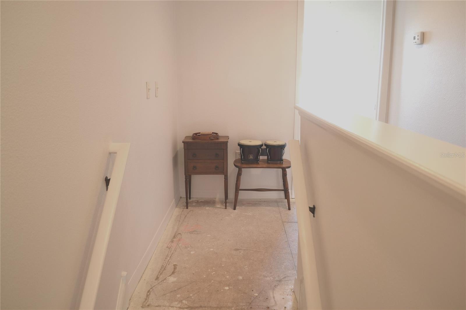 the landing on 2nd floor