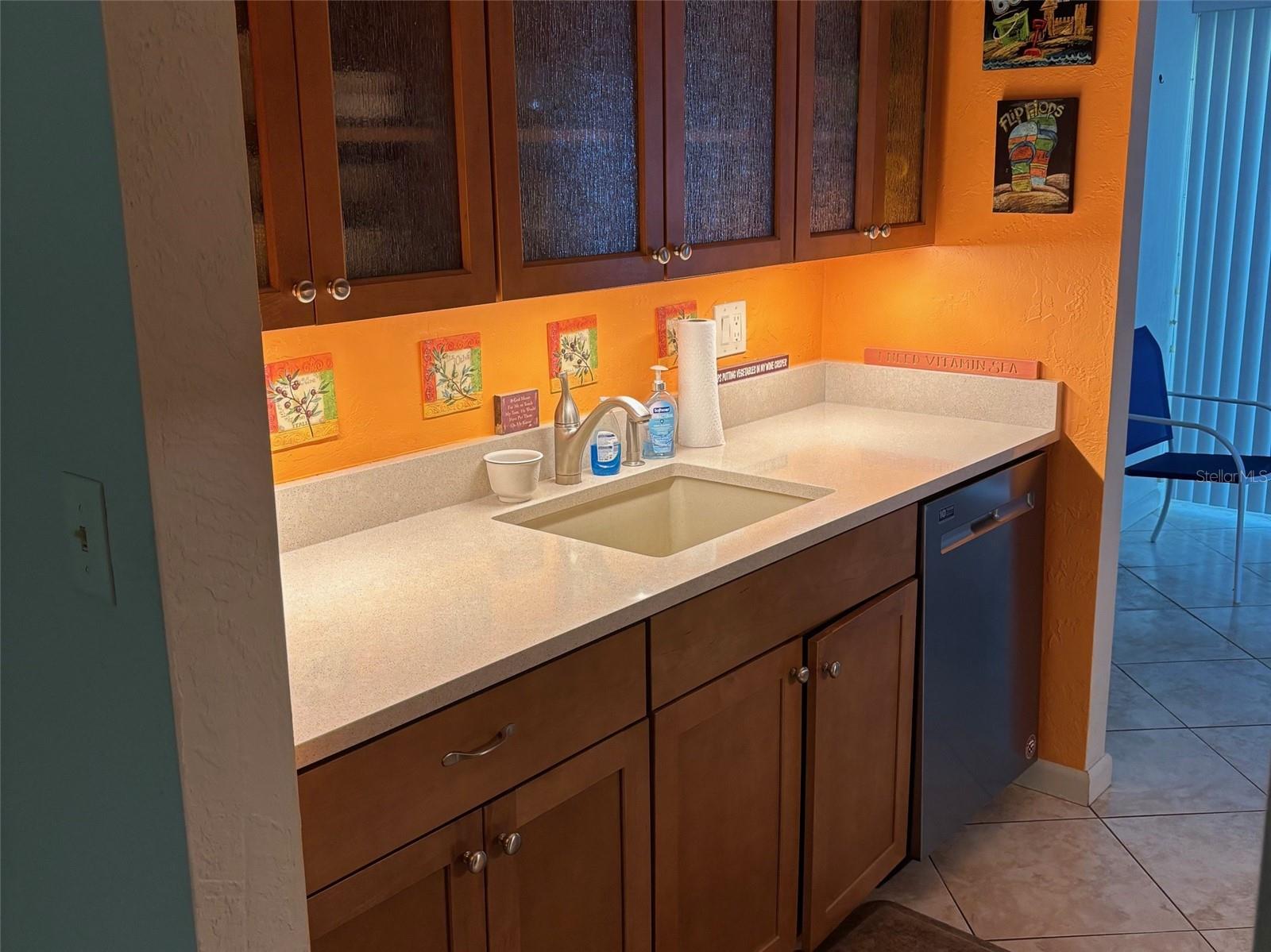Under Cabinet Lighting In Kitchen