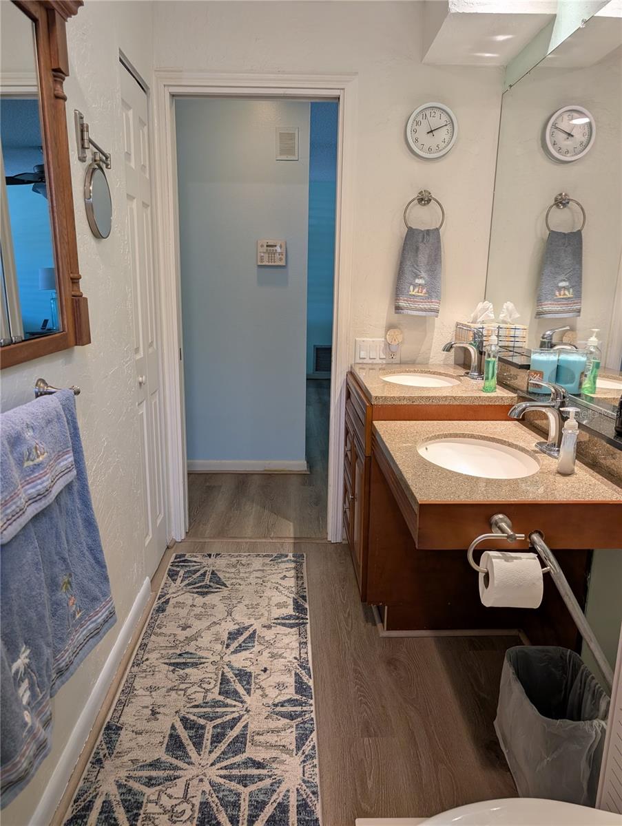 View from bathtub to Hallway.