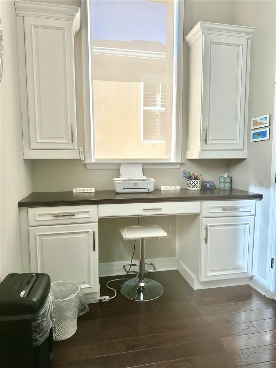 Desk/Office space on Landing