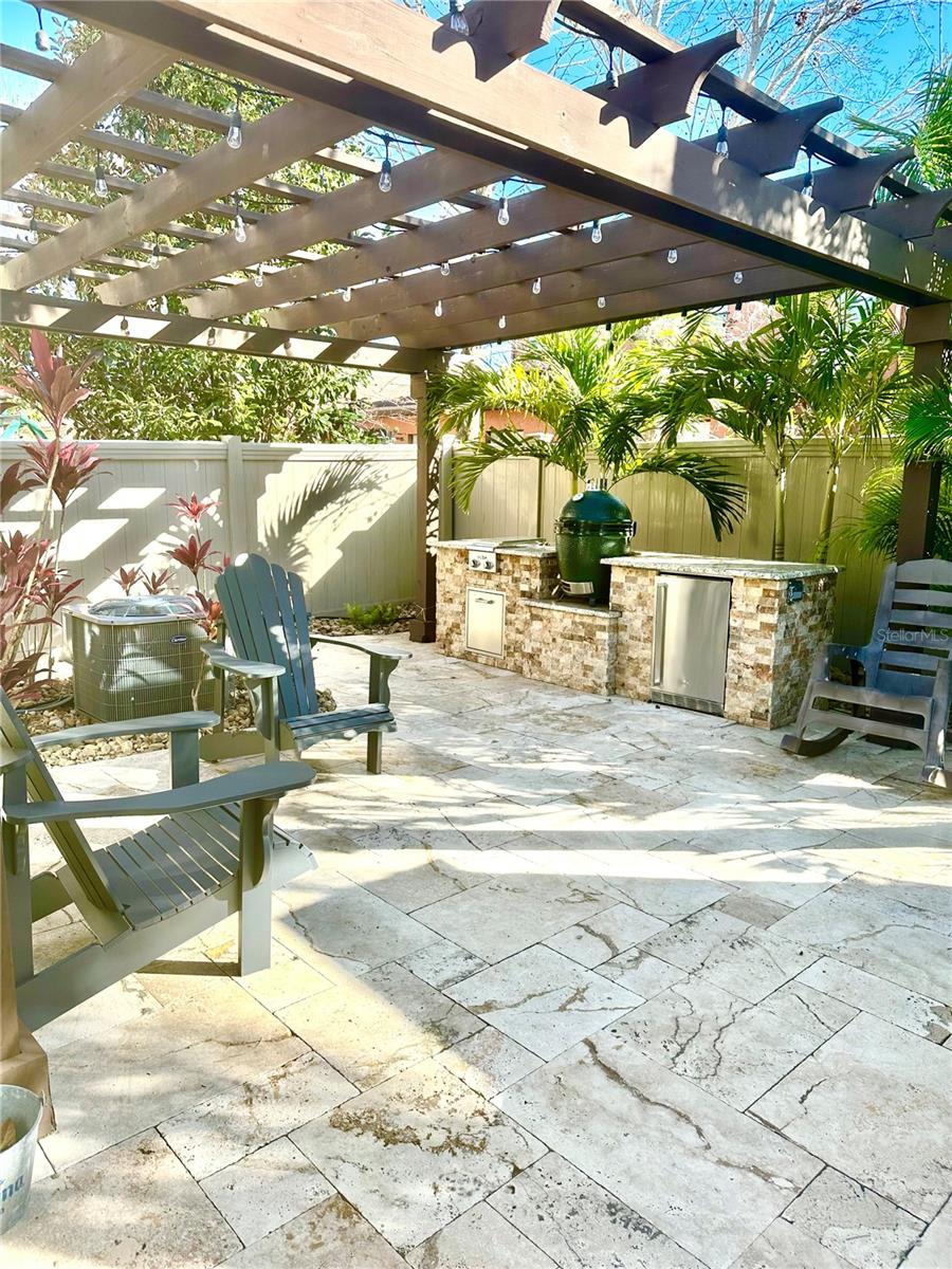 Lanai Pergula and Outdoor Kitchen