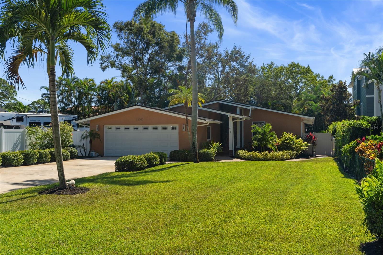 WELCOME TO 13000 HIBISCUS AVE, LOCATED IN HIGHLY DESIRABLE SEMINOLE!