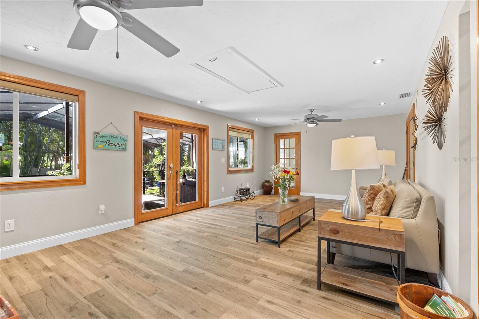 BONUS ROOM, GREAT FOR POOL TABLE. PLAYROOM, GAME ROOM, ETC.
