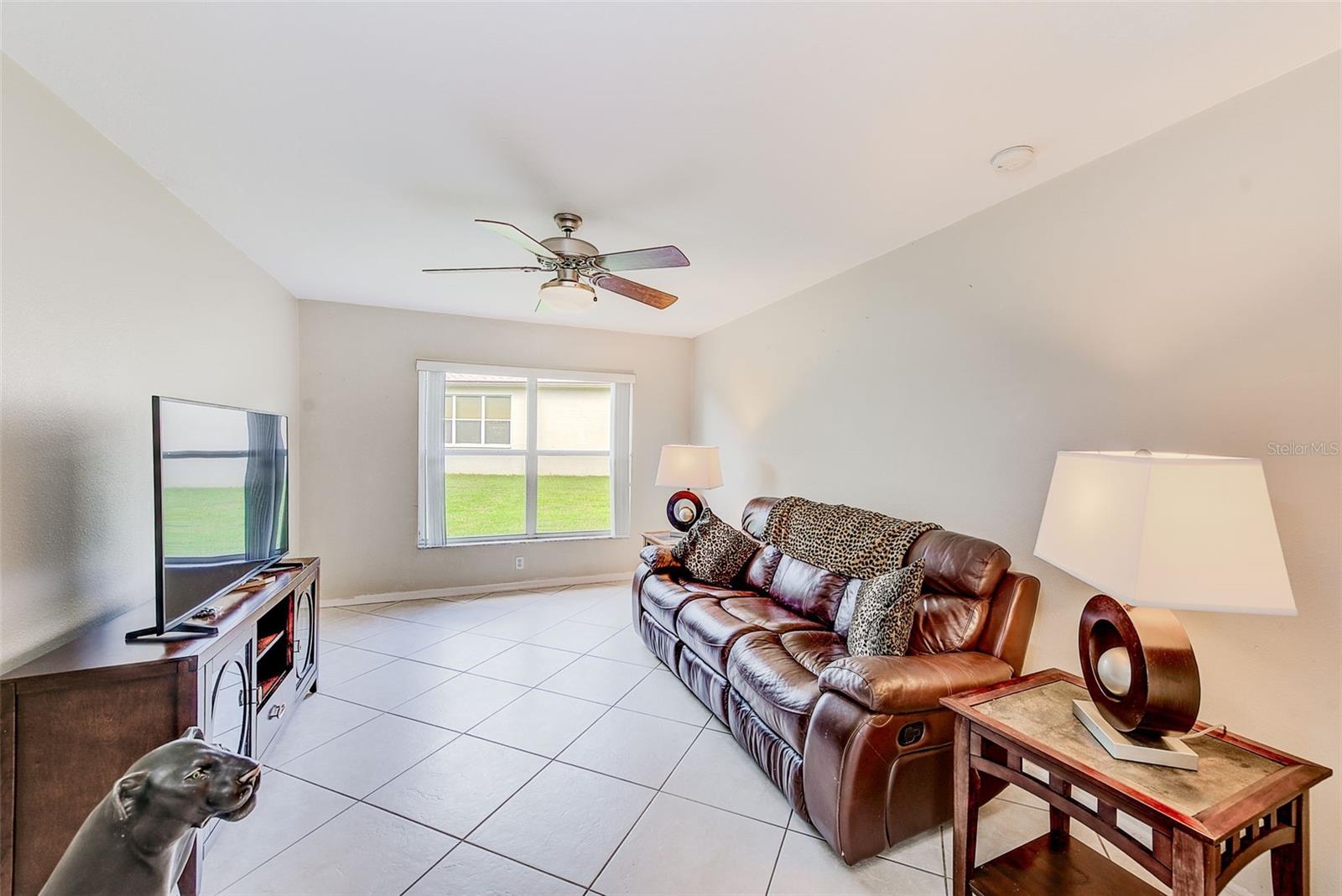 Large Den/Additional room