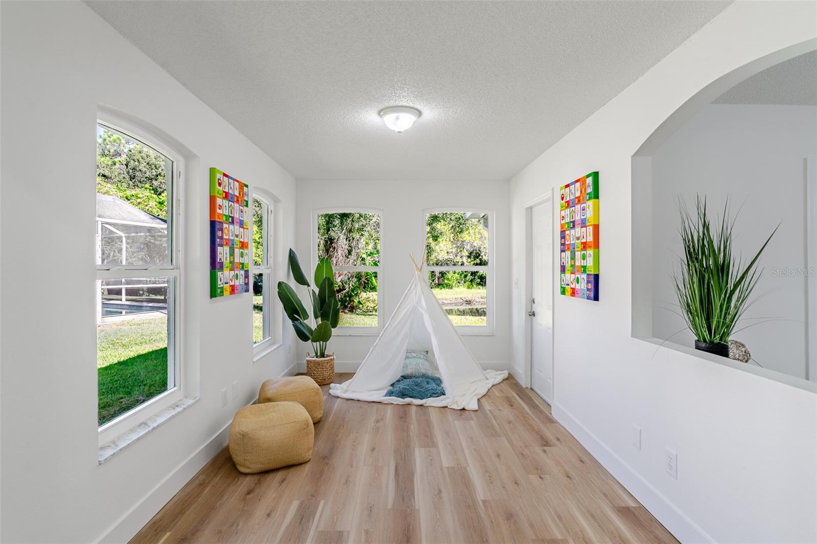 Bonus room could be play room, second family area, or?