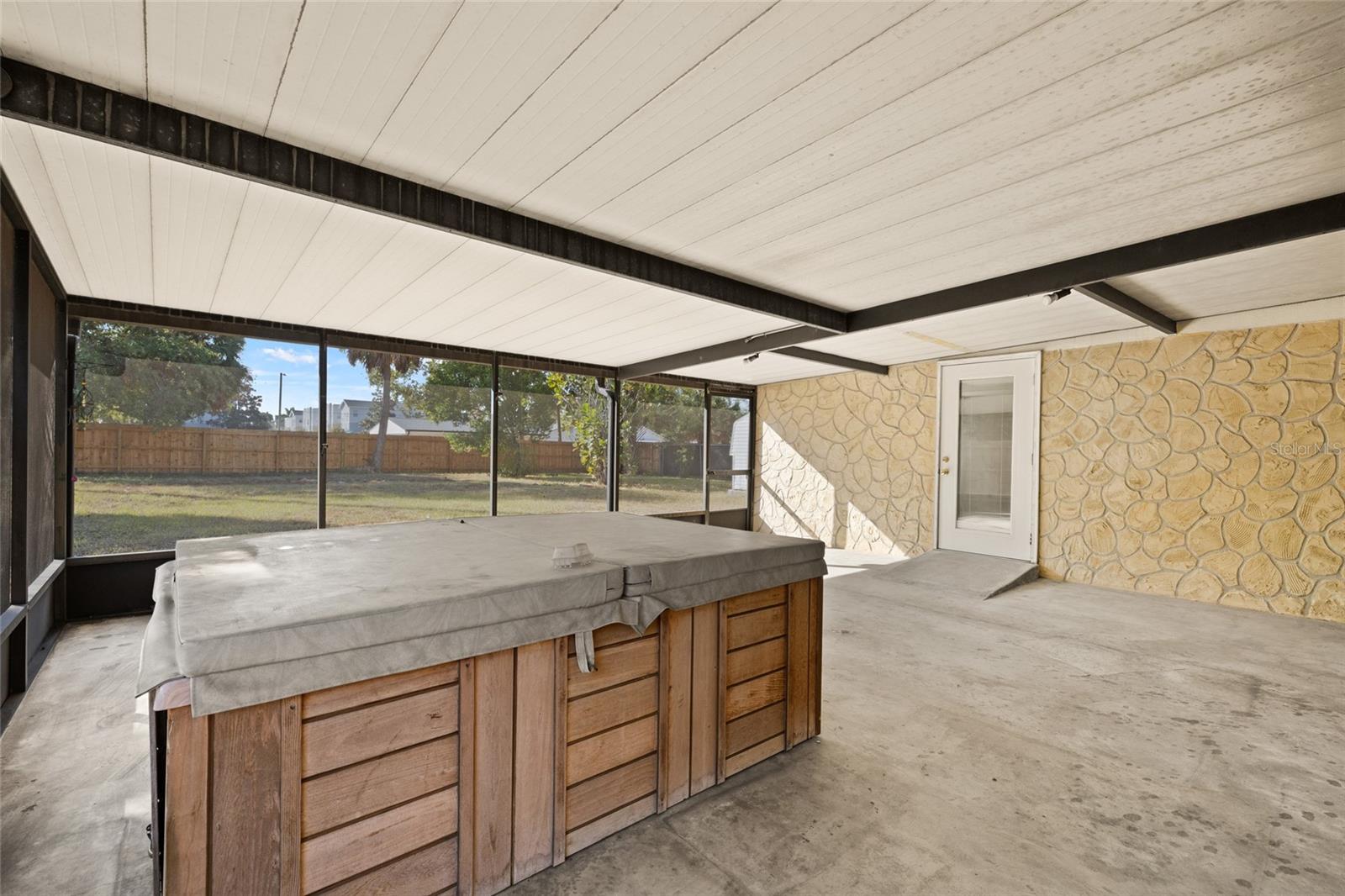 Jacuzzi on Screened in Lanai