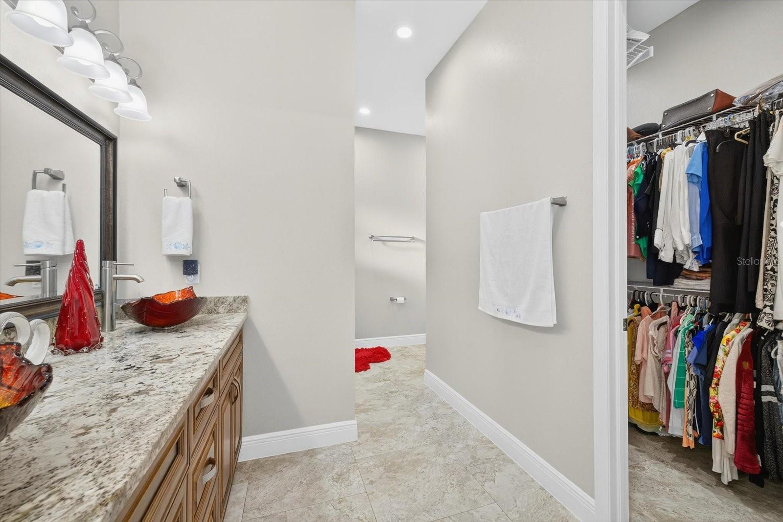 MASTER BATHROOM/WALKING CLOSET