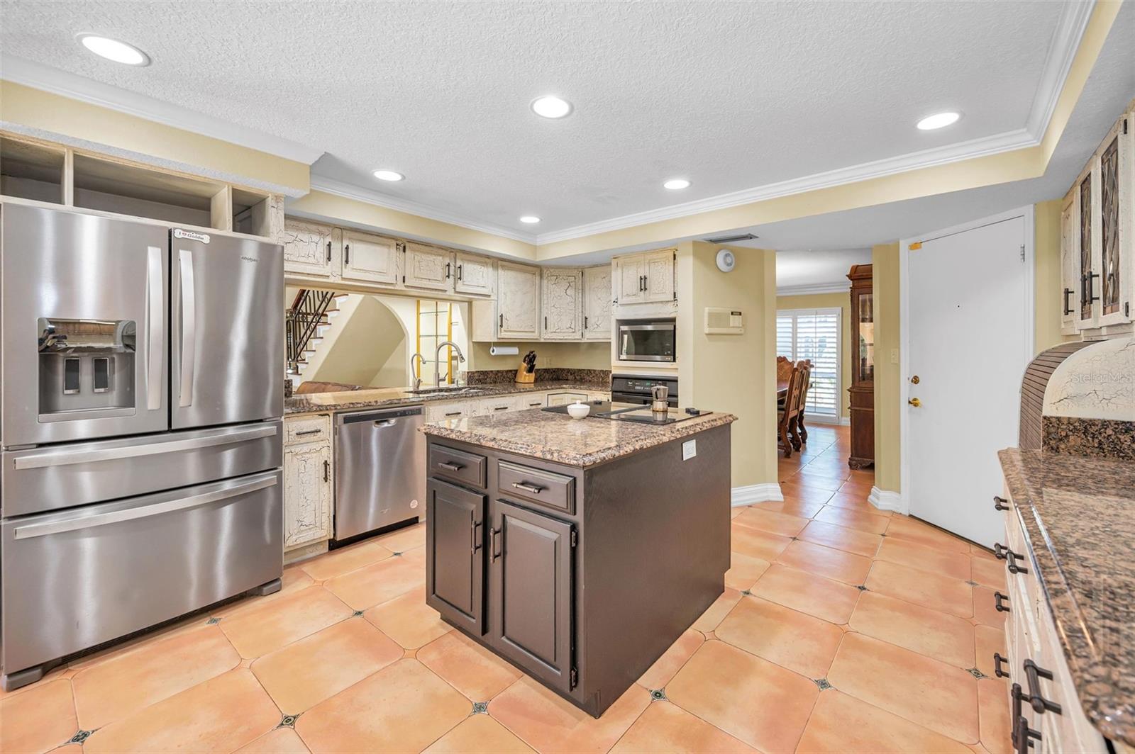 Kitchen with Center Island