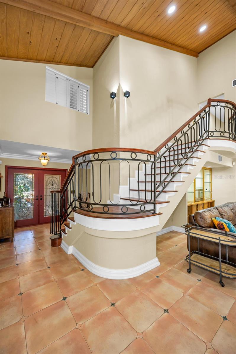 Staircaset to the upper level