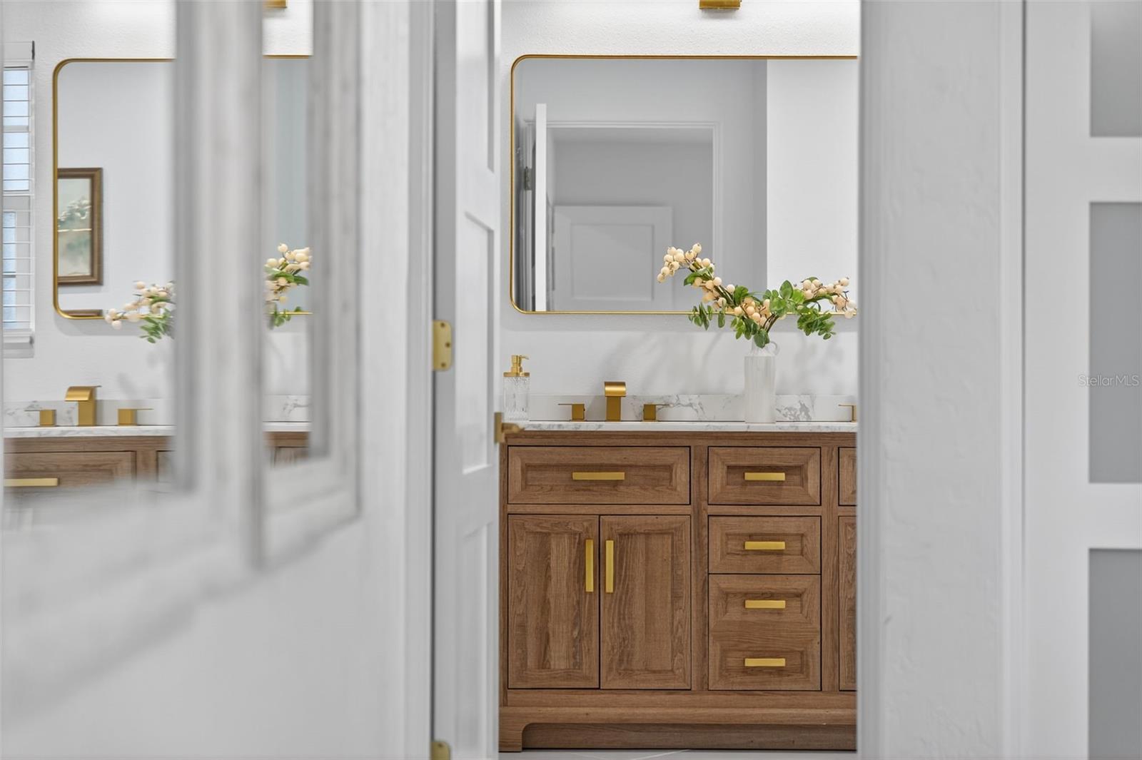 Primary En-Suite Bathroom