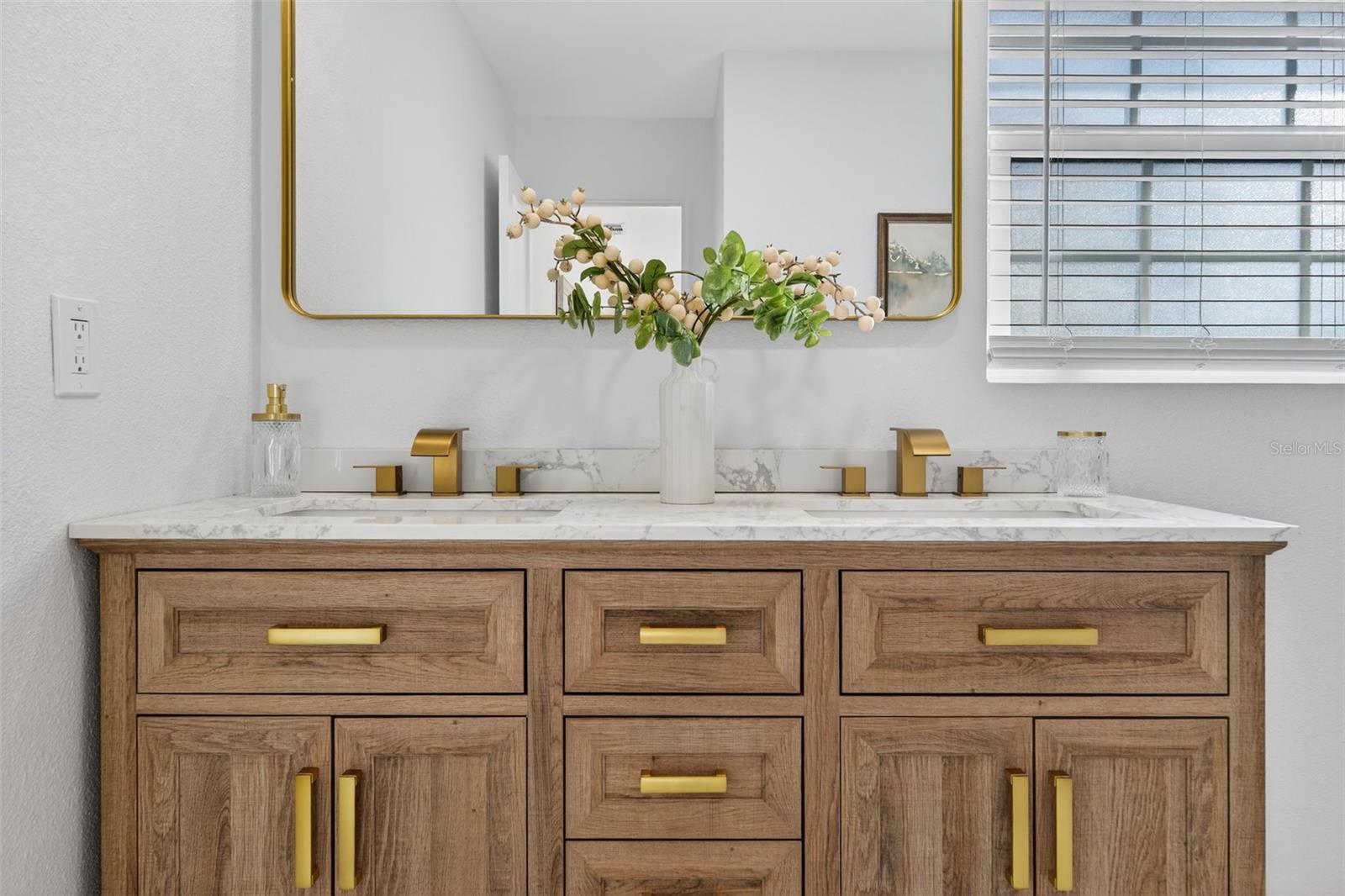 Primary En-Suite Bathroom