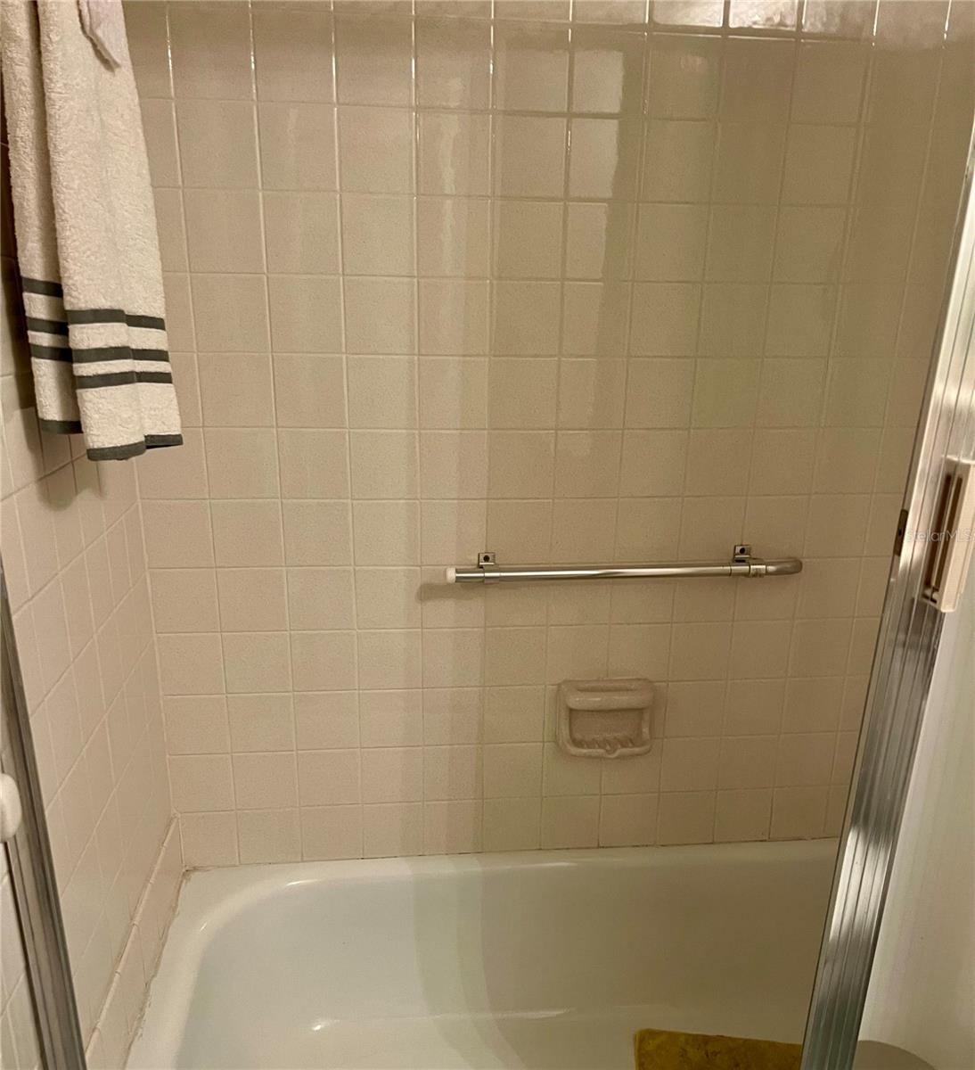 Clean Tiles
