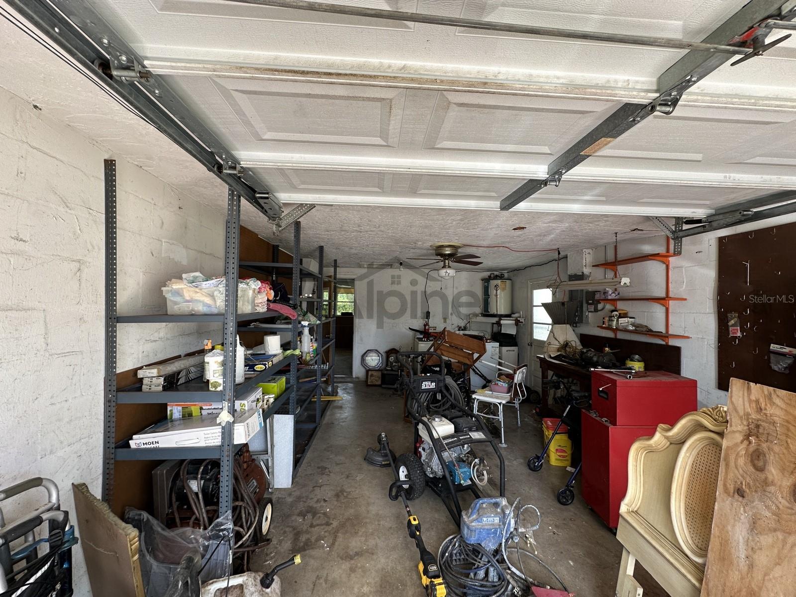 TB8439631