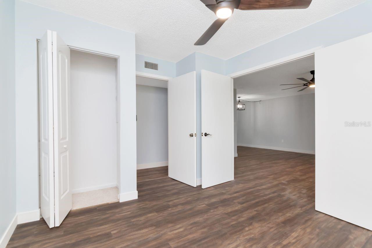Guess room/ office with a closet