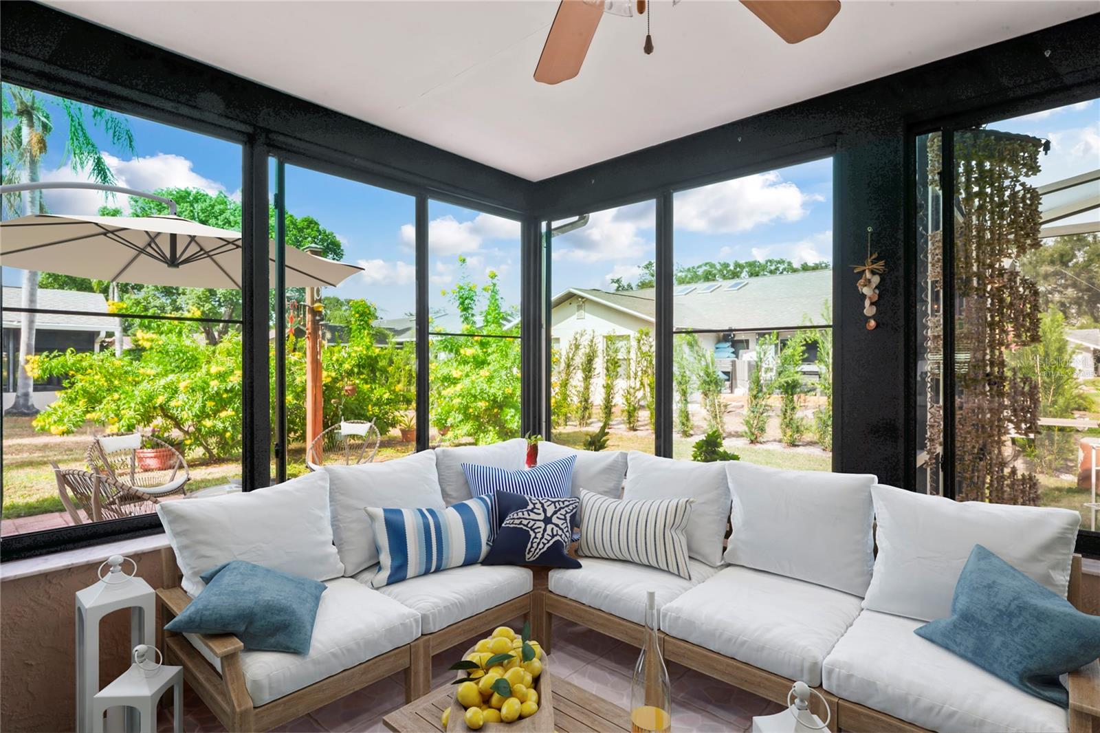 GLASS ENCLOSED LANAI/VIRTUALLY STAGED