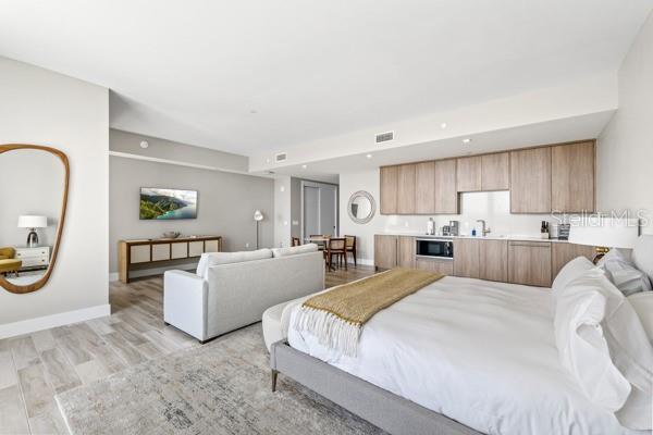 Guest room available to rent out.