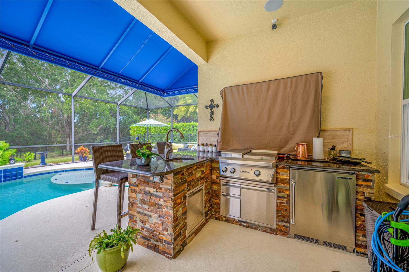 Outdoor Kitchen