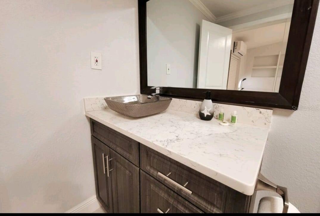 Bathroom Apartment B