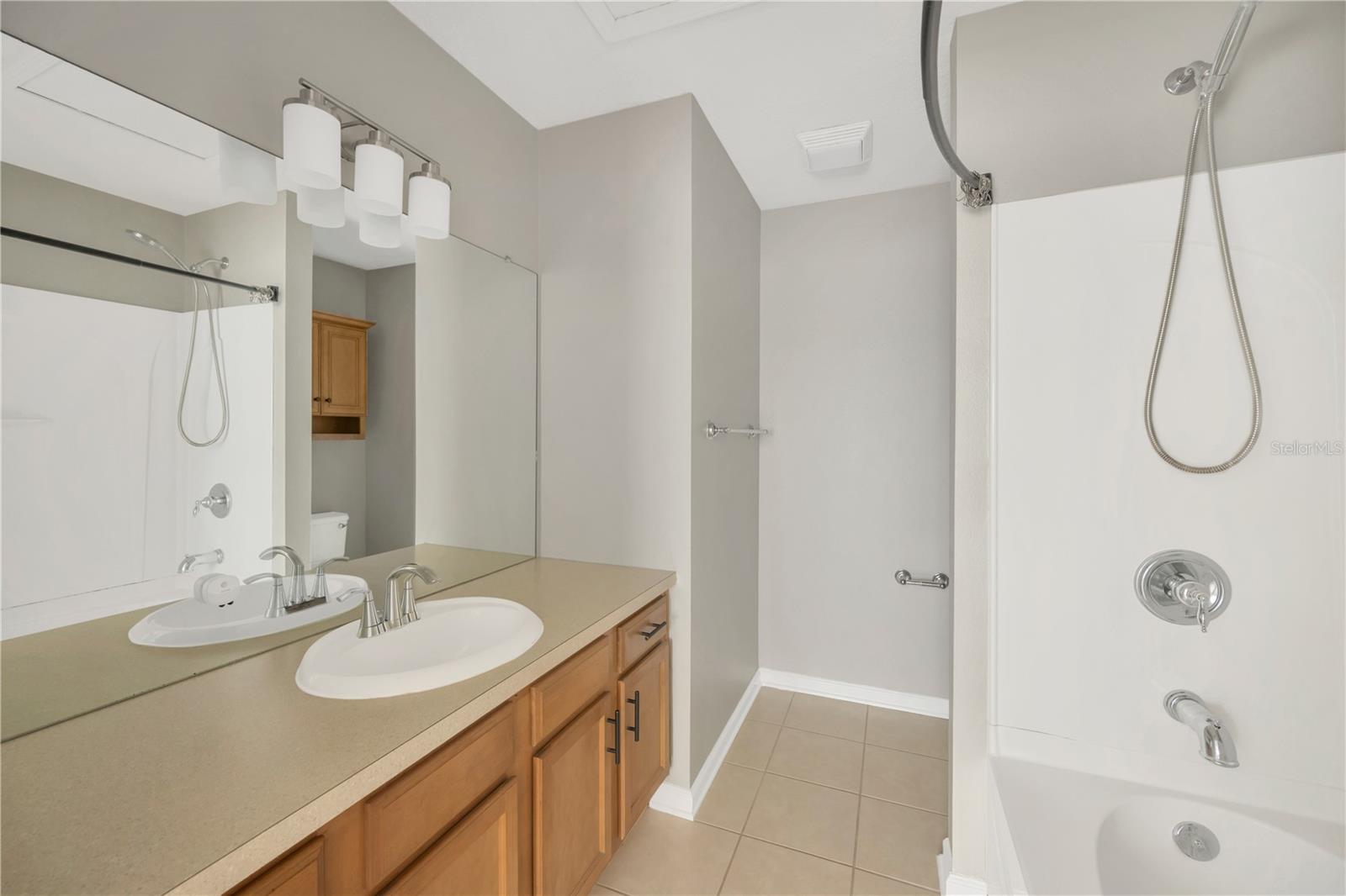 Primary En-Suite Bathroom