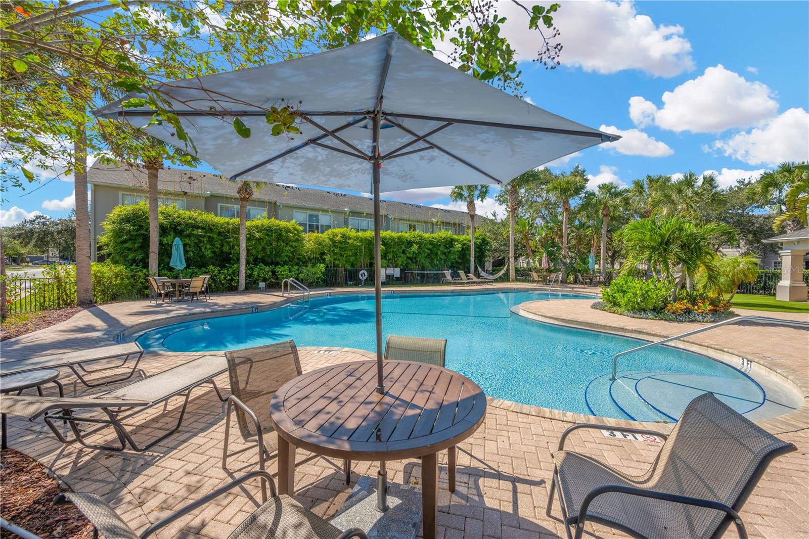 Community Amenities/Pool with Ample Seating Options